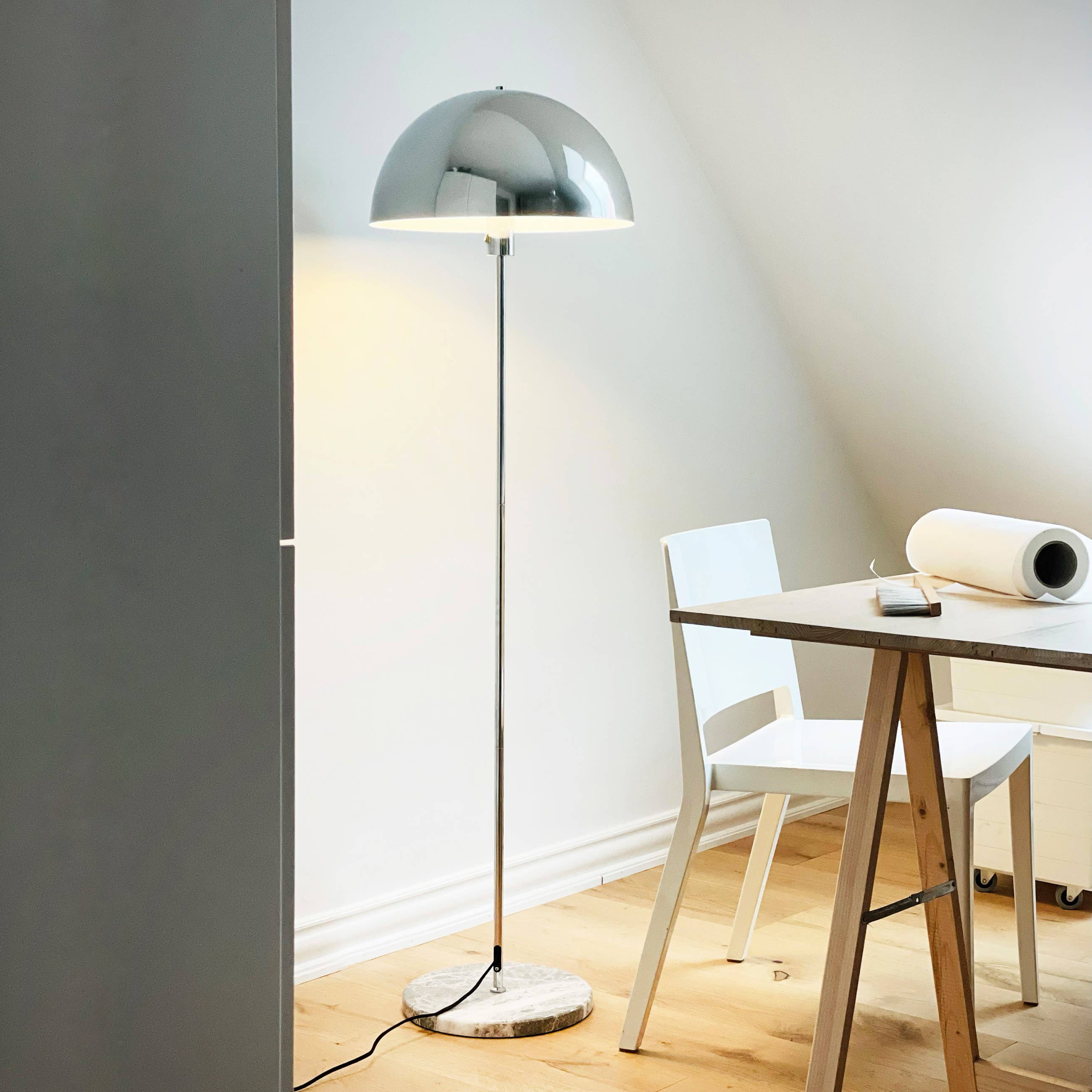Stockholm Chrom-/Marmor-Stehlampe - GUNDT HOME
